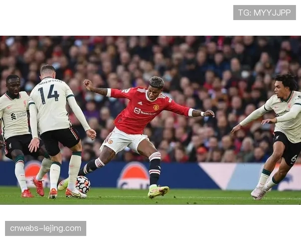 天空体育预测:双红会焦点在于滕哈格会否采用激进的人盯人策略应对利物浦锋线